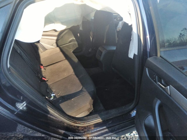 1VWAT7A32FC077793 Volkswagen Passat 1.8t S