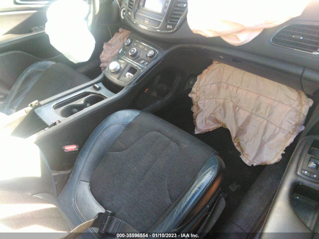 Chrysler 200 S 2015 1C3CCCBBXFN650572 Image 5