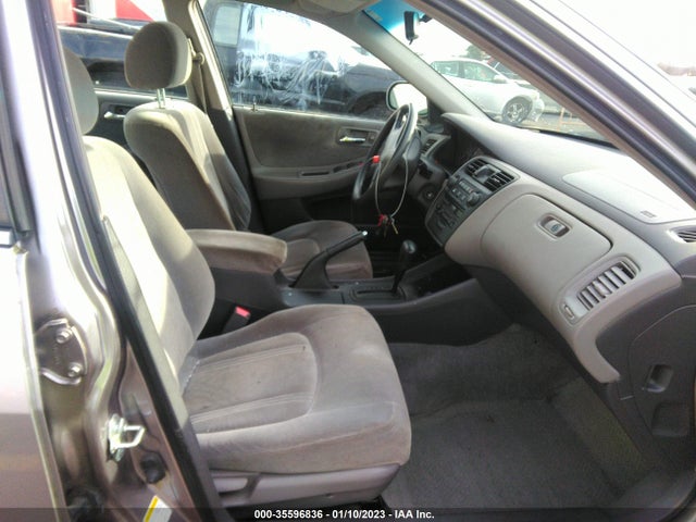 2000 HONDA ACCORD SDN LX VIN: 1HGCG1645YA028506
