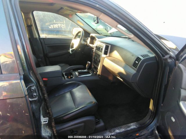 1J8GR48K18C137629 Jeep Grand Cherokee Laredo