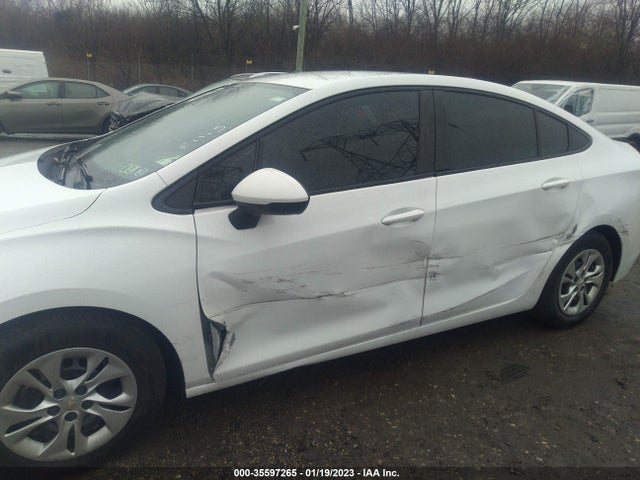 2019 CHEVROLET CRUZE VIN: 1G1BJ5SM0K7104204