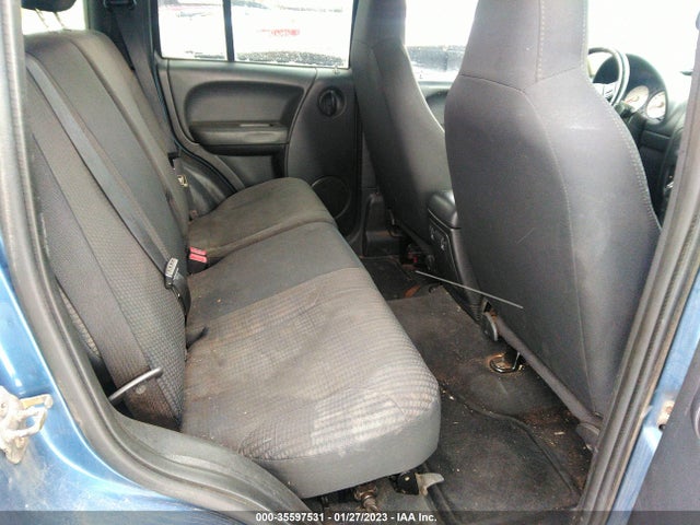 2004 JEEP LIBERTY SPORT VIN: 1J4GL48K44W110033