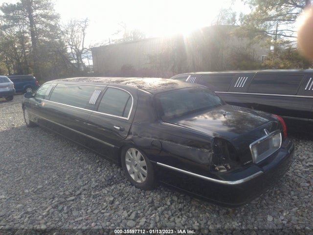 Lincoln Town Car 2003 1L1FM81W23Y650127 Image 4