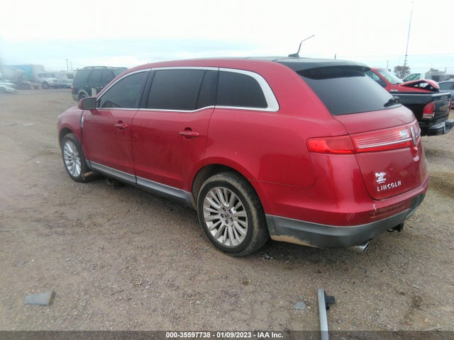 Lincoln MKT 2010 2LMHJ5FR3ABJ06719 Image 3