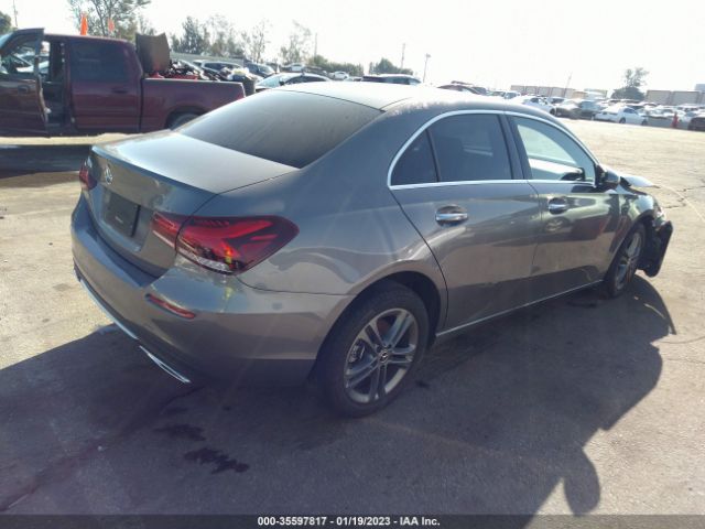 W1K3G4EB8LJ227211 Mercedes-Benz A-class A 220