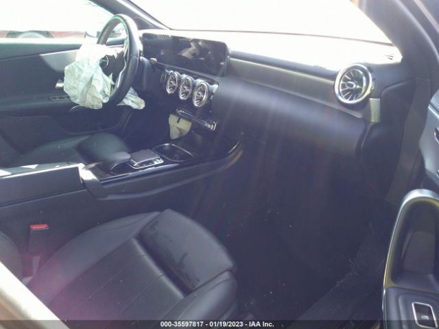 W1K3G4EB8LJ227211 Mercedes-Benz A-class A 220