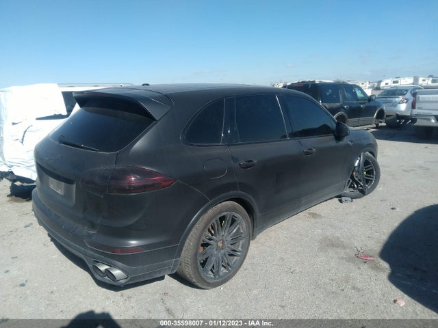 2017 Porsche Cayenne, VIN: WP1AE2A28HLA75717