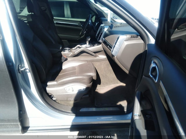 2017 Porsche Cayenne, VIN: WP1AE2A28HLA75717