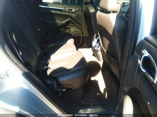 2017 Porsche Cayenne, VIN: WP1AE2A28HLA75717