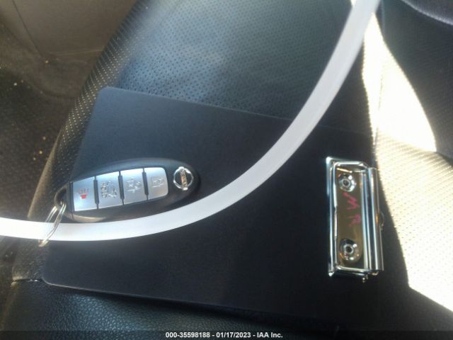 5N1AT2MT9FC883983 Nissan Rogue Sl