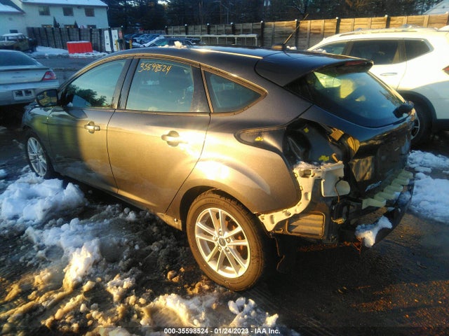 Ford FOCUS SE 2017 1FADP3K29HL321693 Image 3