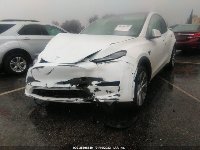 Tesla Model Y Long Range 2021 5YJYGDEE4MF273816 Image 2