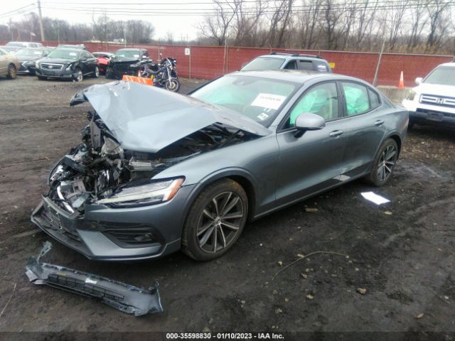7JR102FK1MG094753 Volvo S60 Momentum