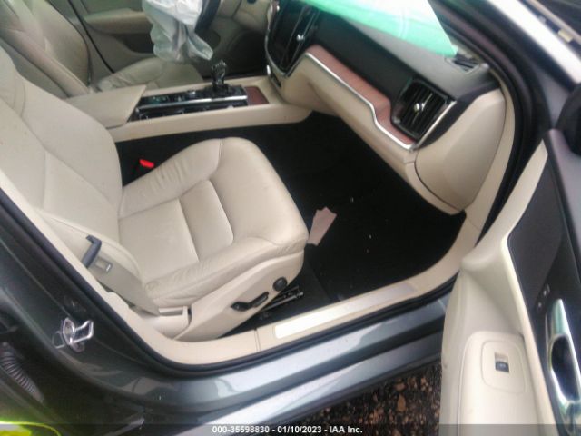 7JR102FK1MG094753 Volvo S60 Momentum
