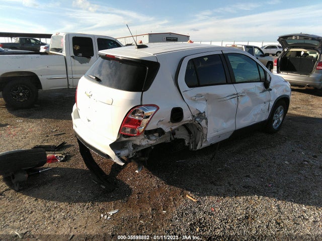 Chevrolet TRAX LS 2022 KL7CJKSM0NB549132 Image 4