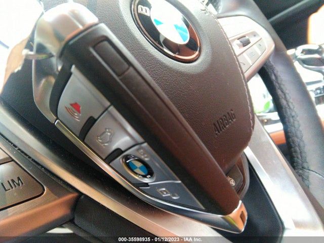 2021 BMW X7, VIN: 5UXCW2C07M9G36016
