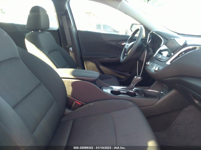 2019 Chevrolet Malibu, VIN: 1G1ZD5ST7KF198133