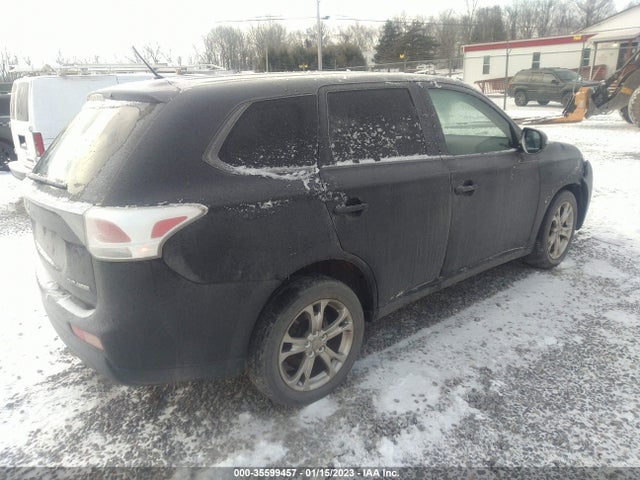JA4AZ3A34EZ003890 Mitsubishi Outlander Se