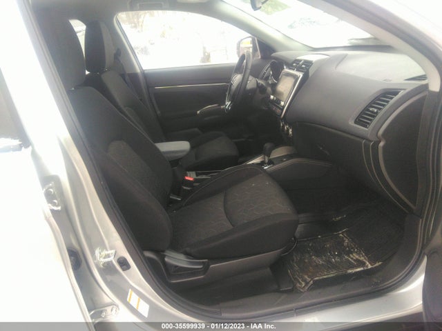 JA4ARUAU1MU019975 Mitsubishi Outlander Sport Se