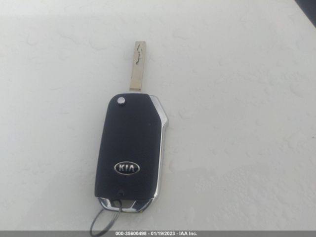 KNDEUCAAXM7115625 KIA SELTOS S