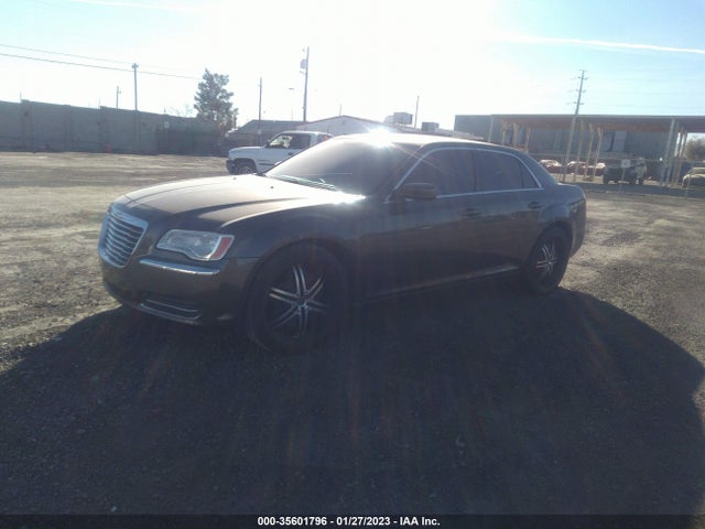 Chrysler 300 2014 2C3CCAAG0EH214225 Image 2