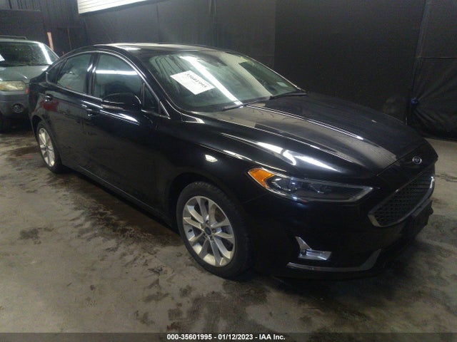 2019 Ford Fusion, VIN: 3FA6P0SU0KR228059