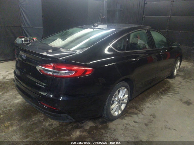 2019 Ford Fusion, VIN: 3FA6P0SU0KR228059