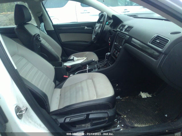 1VWBT7A34FC014845 Volkswagen Passat 1.8t Sport