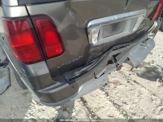 2004 LINCOLN NAVIGATOR LUXURY/ULTIMATE VIN: 5LMFU27R34LJ39339