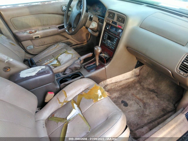 35602656 :رقم المزاد ، JNKCA21A7WT614305 vin ، 1998 Infiniti I30 Standard/touring مزاد بيع
