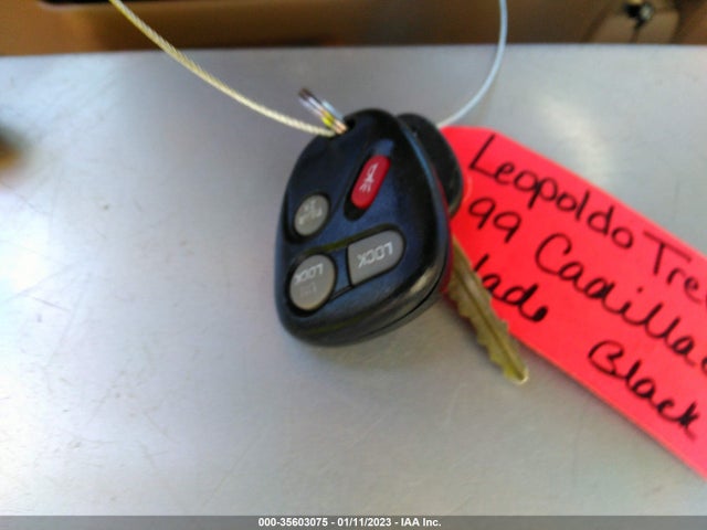 Cadillac Escalade 1999 1GYEK13R3XR408010 Image 3