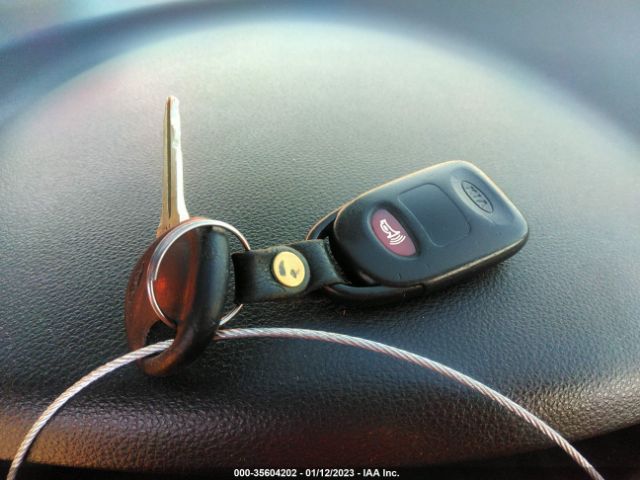 KNAFG526577076428 KIA Rondo Ex