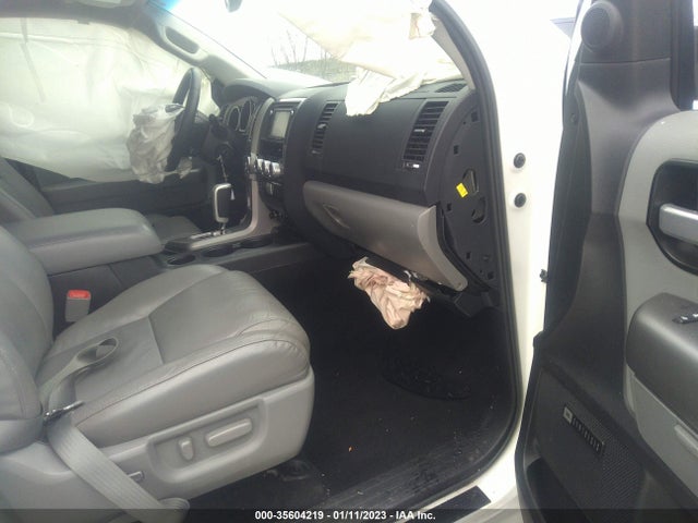 2015 Toyota Sequoia, VIN: 5TDJW5G17FS125808