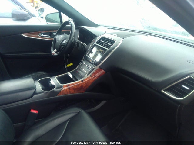2017 Lincoln MKX, VIN: 2LMPJ8LR8HBL49888