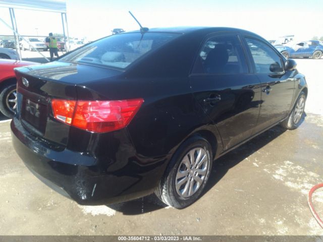 KNAFT4A25C5641142 KIA FORTE LX