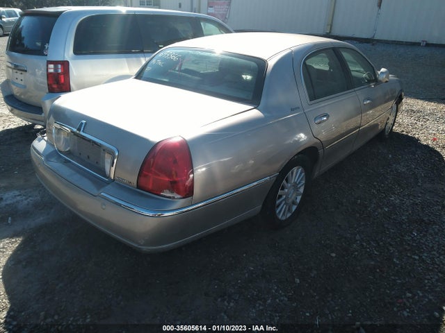 Lincoln Town Car 2003 1LNHM82W73Y693366 Image 5