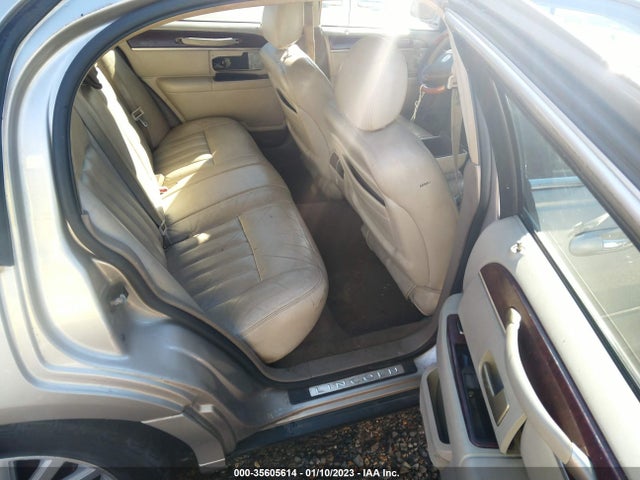Lincoln Town Car 2003 1LNHM82W73Y693366 Image 9