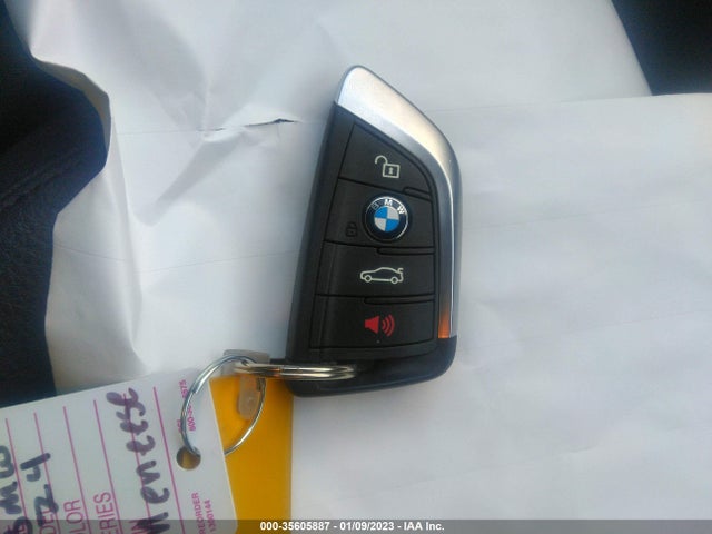 2016 BMW X1, VIN: WBXHT3C39GP887961