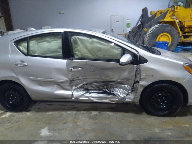 2016 Toyota Prius, VIN: JTDKDTB30G1131990