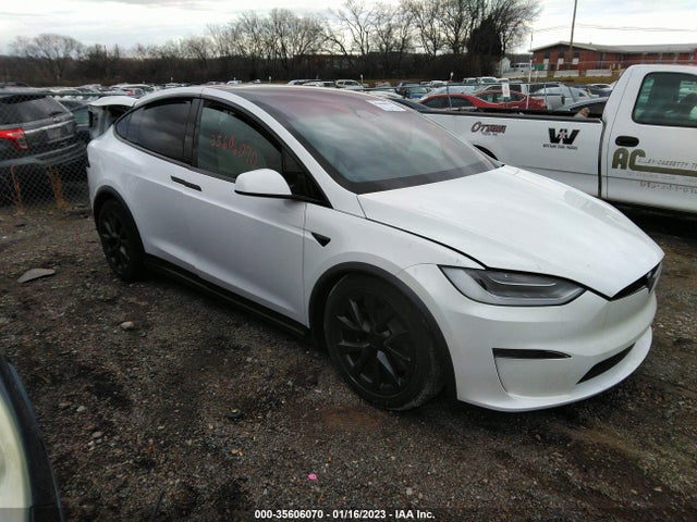 2022 Tesla Model X, VIN: 7SAXCBE5XNF345148