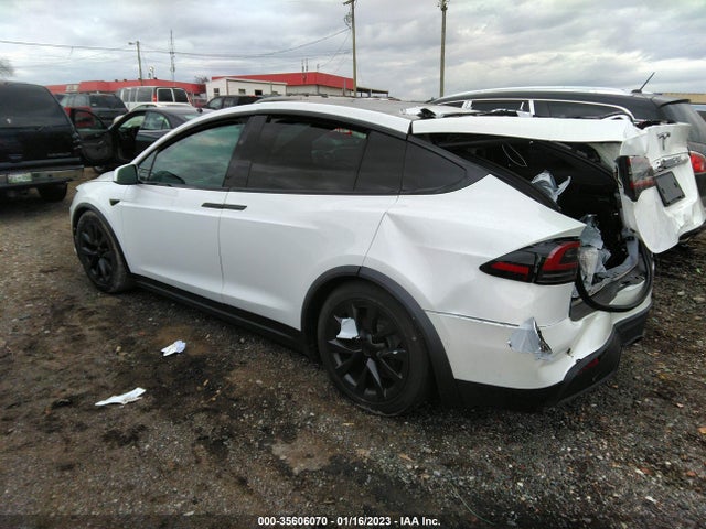 2022 Tesla Model X, VIN: 7SAXCBE5XNF345148