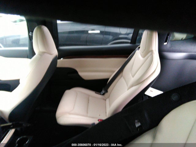 2022 Tesla Model X, VIN: 7SAXCBE5XNF345148