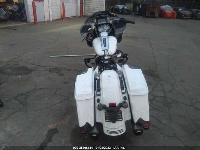 2015 HARLEY-DAVIDSON FLTRXS ROAD GLIDE SPECIAL VIN: 1HD1KTM11FB623626