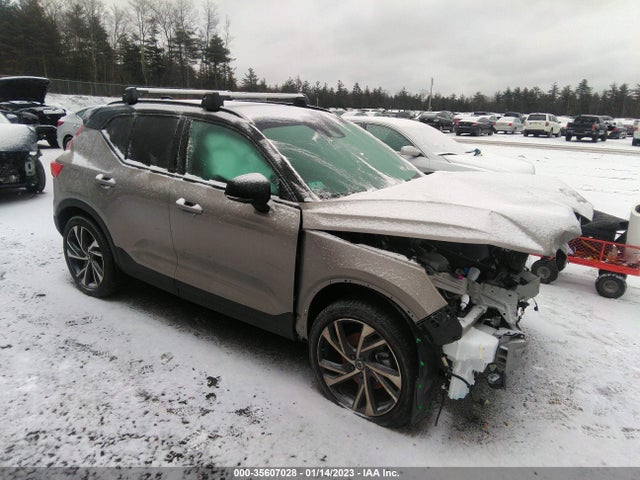 2022 Volvo XC40, VIN: YV4162UM4N2737108