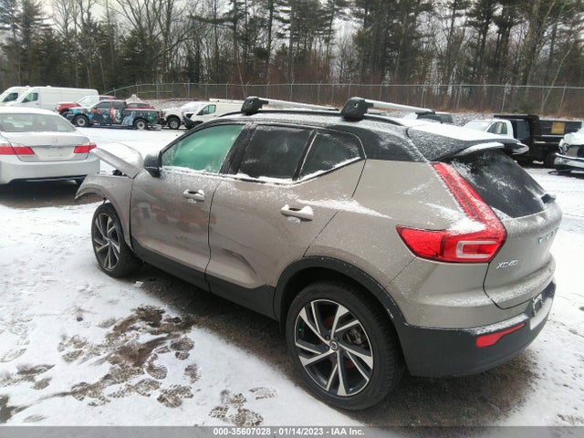 2022 Volvo XC40, VIN: YV4162UM4N2737108