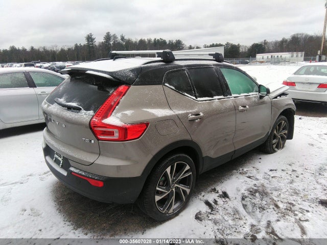 2022 Volvo XC40, VIN: YV4162UM4N2737108
