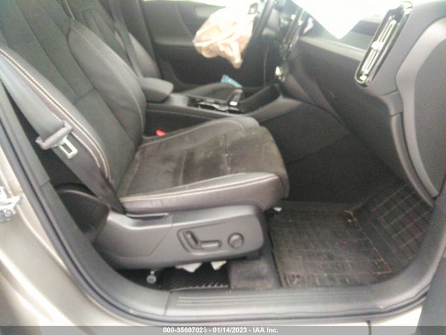 2022 Volvo XC40, VIN: YV4162UM4N2737108