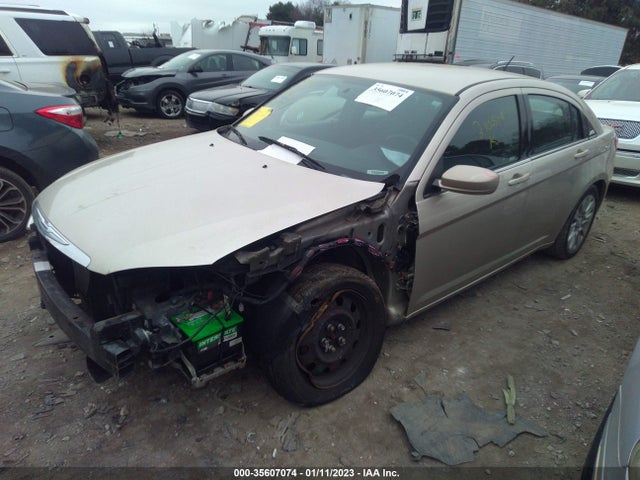 1C3CCBAB4EN210518 Chrysler 200 LX