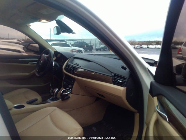 2013 BMW X1 XDRIVE28I VIN: WBAVL1C58DVR85891