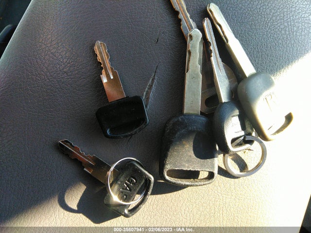 2003 HONDA CIVIC LX VIN: 2HGES16553H590402